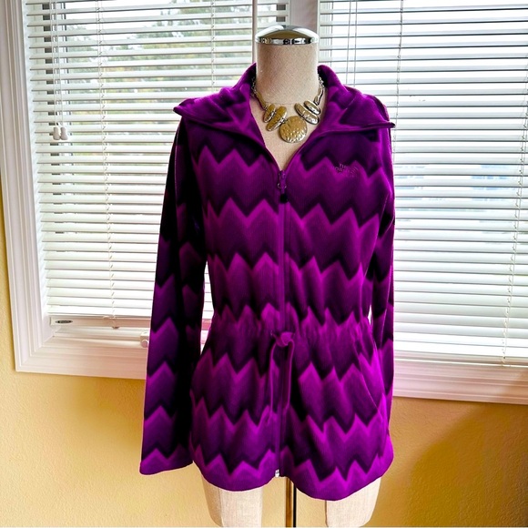 The North Face Fleece Jacket - Picture 1 of 8